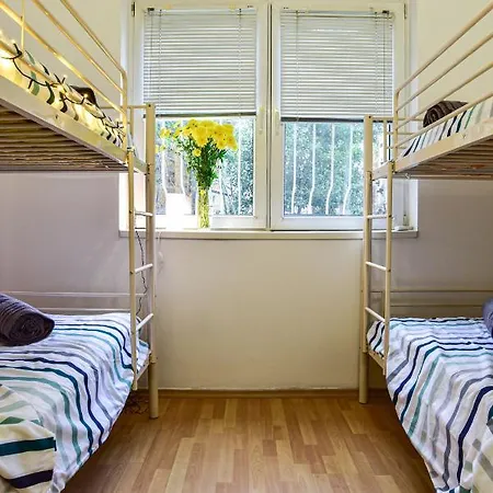 Apartament New Zen Apart + Private Garden, Solarium Sleeps 12 *