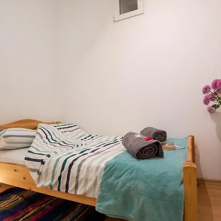 Apartment New Zen Apart + Private Garden, Solarium Sleeps 12 Sofia