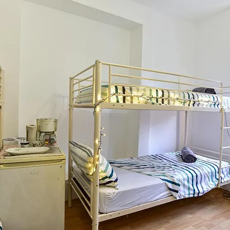 New Zen Apart + Private Garden, Solarium Sleeps 12 Sofia